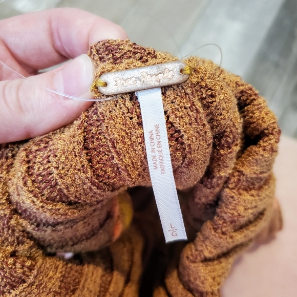 NWT Free People Ribbed Knit Cropped Turtleneck Sweater Tank Edith Vest Sz Large - Picture 9 of 16